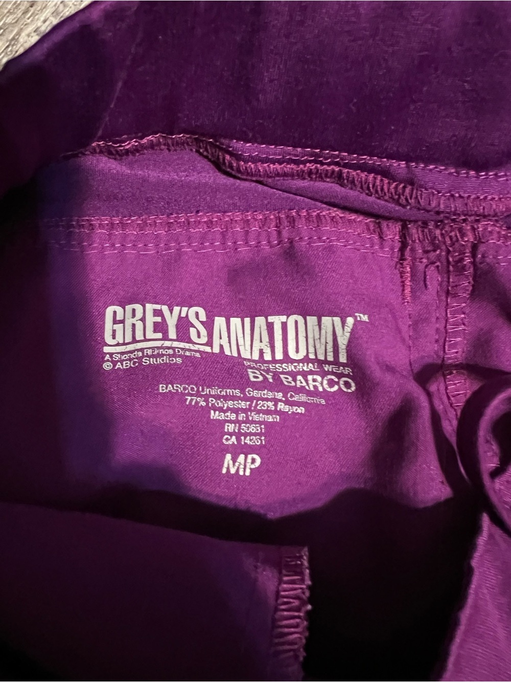 Women’s Grey's Anatomy Purple Medical Scrub Set- Pant-MP, Top-L - Picture 4 of 7